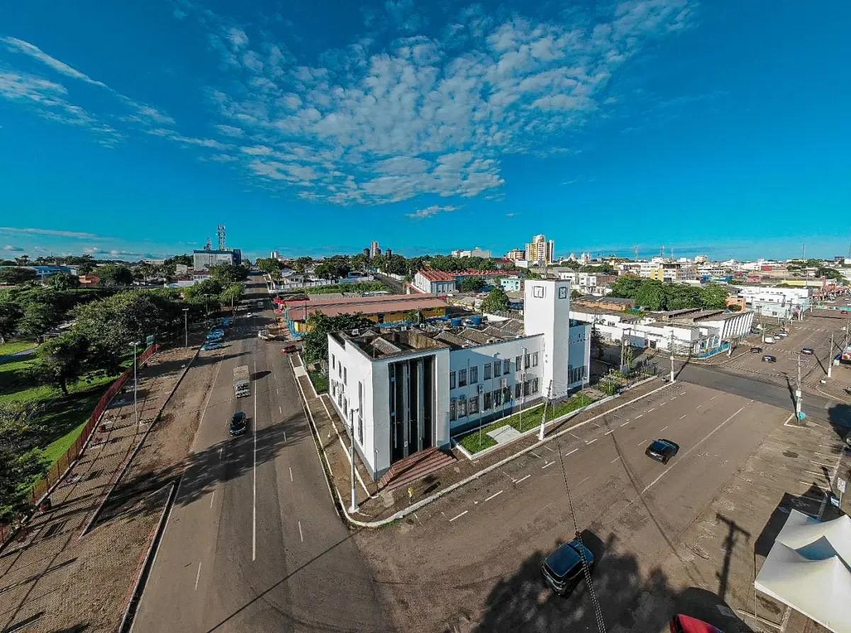 Nova lei garante adaptações no ambiente de trabalho para servidores com deficiência em Porto Velho